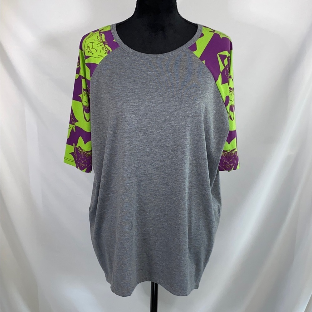 LuLaRoe Randy Halloween Dracula Vampire Baseball Tee Small